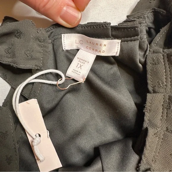 LC Lauren Conrad Women’s Plus 1X Tie-Back Blouse – NWT - Picture 4 of 5